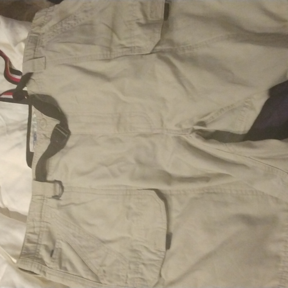 Shorts - Picture 3 of 4